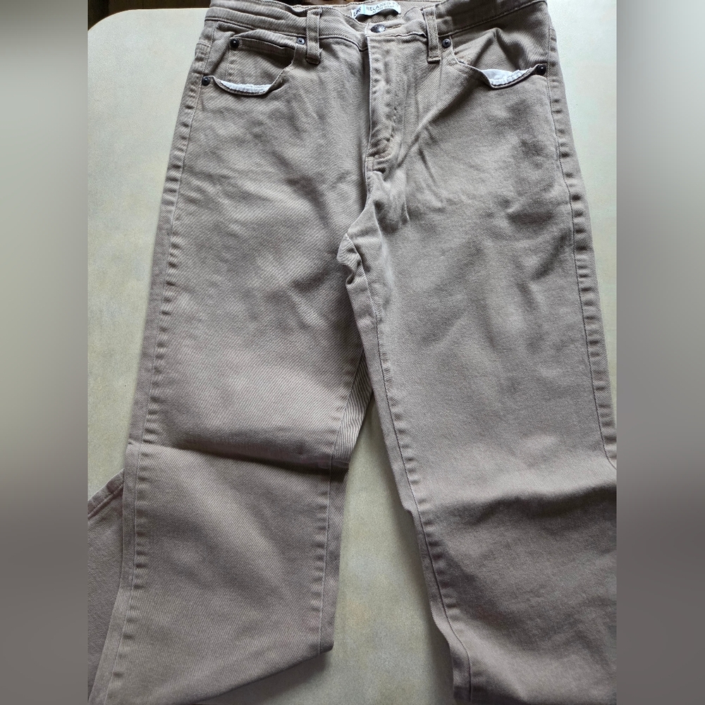 LIKE NEW Lee Women's Straight Leg Jeans SZ 10M - Tan